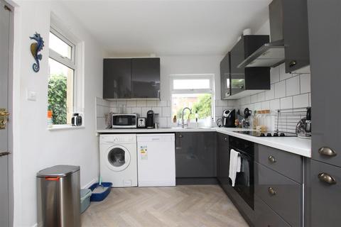 33 Fords Road, Exeter, EX2 8ER