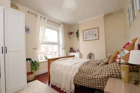 33 Fords Road, Exeter, EX2 8ER