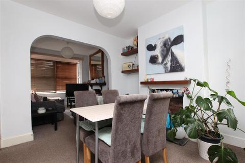 33 Fords Road, Exeter, EX2 8ER