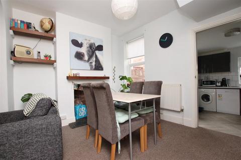 33 Fords Road, Exeter, EX2 8ER