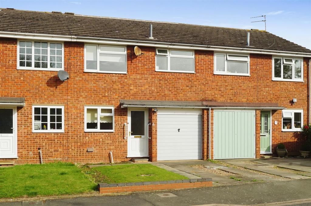 Hamilton Road, Radford Semele, Leamington Spa 3 bed terraced house for