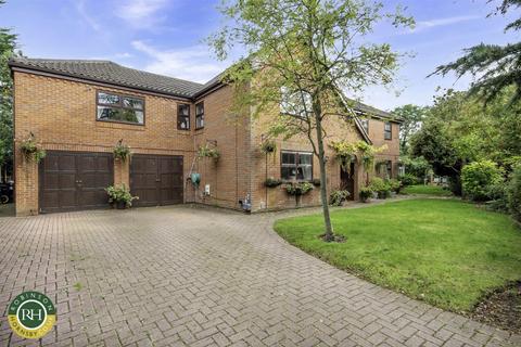 6 bedroom detached house for sale, St. Nicholas's Way, Bawtry, Doncaster