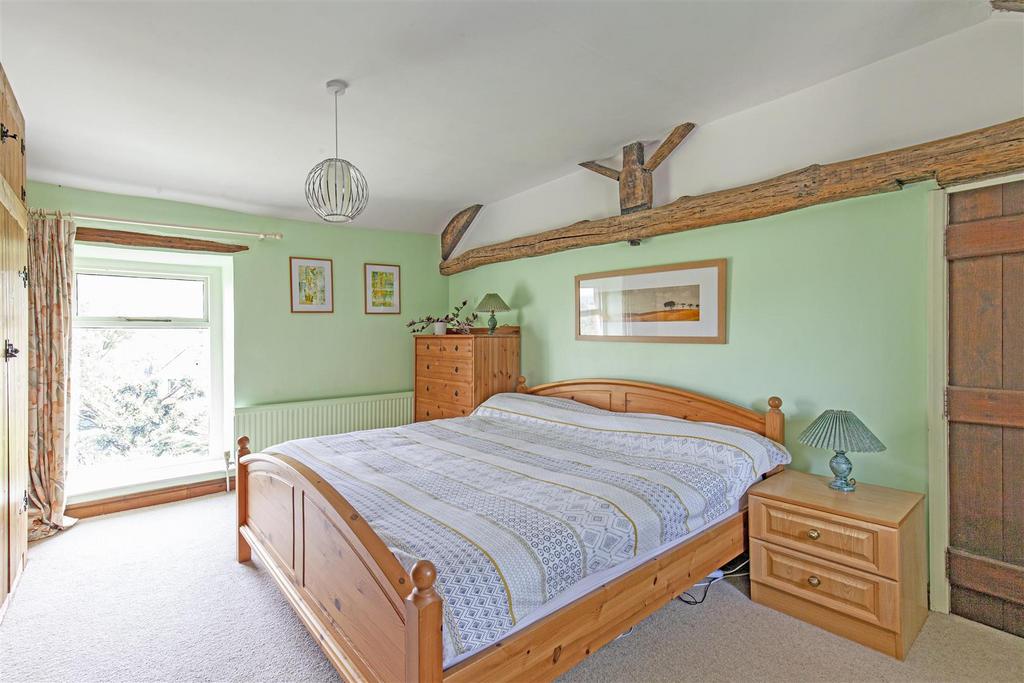 Bedroom 1-2.jpg