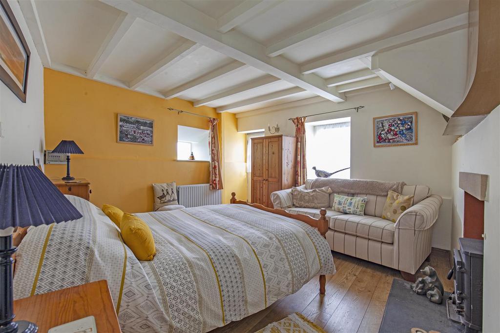 Reception Room-1.jpg