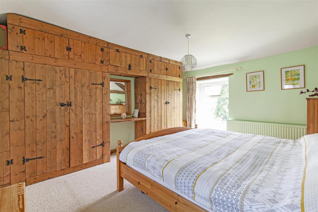 Bedroom 1-1.jpg