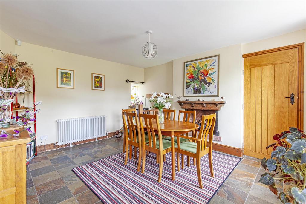 Dining Room-2.jpg