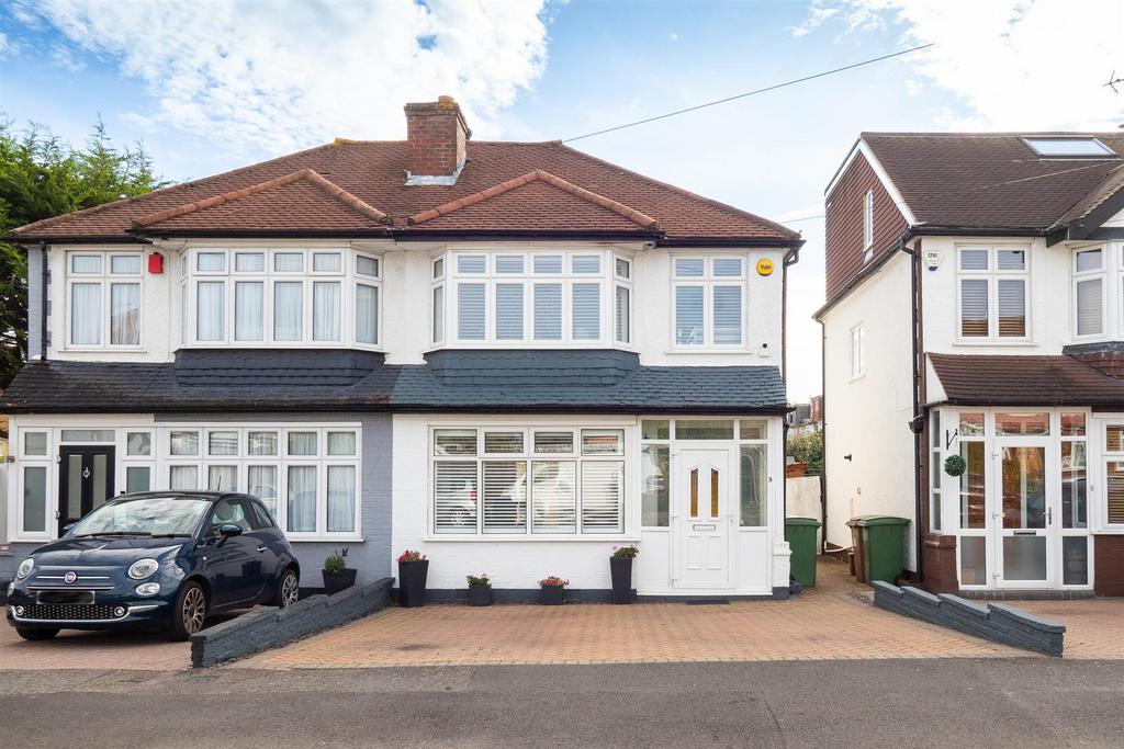 Henley Avenue, Cheam, Sutton 3 bed semidetached house for sale £560,000