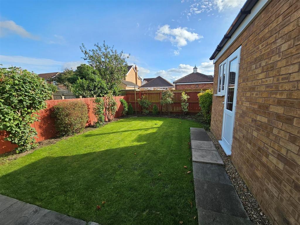 4, Pomona Way Driffield, East Yorkshire, YO25 6YH 2 bed semidetached