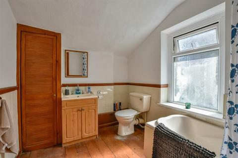 95 Barry Road, Barry, CF63 1BB