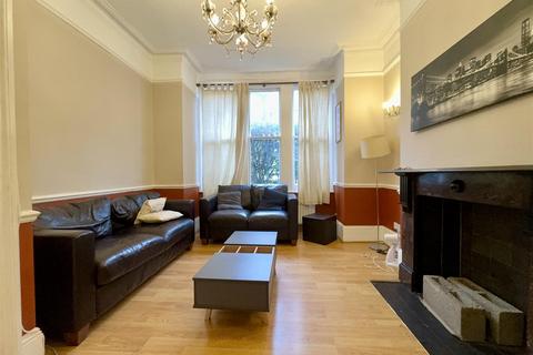 2 bedroom apartment to rent, 120 Latchmere Road, London
