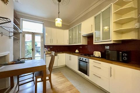 2 bedroom apartment to rent, 120 Latchmere Road, London