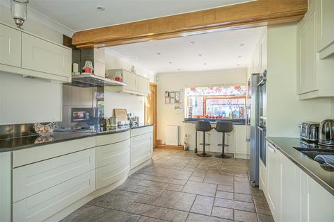 3 Bydown, Seaford, BN25 3NF