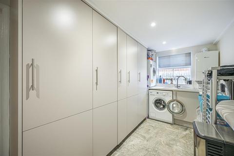 3 Bydown, Seaford, BN25 3NF