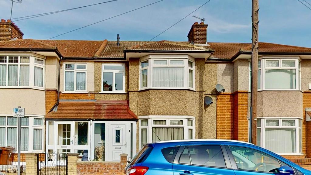 Cecil Road, Chadwell Heath, RM6 3 bed terraced house £450,000