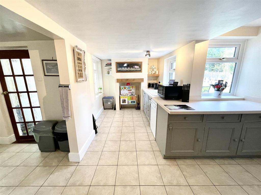 Fengate, Moulton Chapel, Spalding 4 bed cottage for sale £425,000