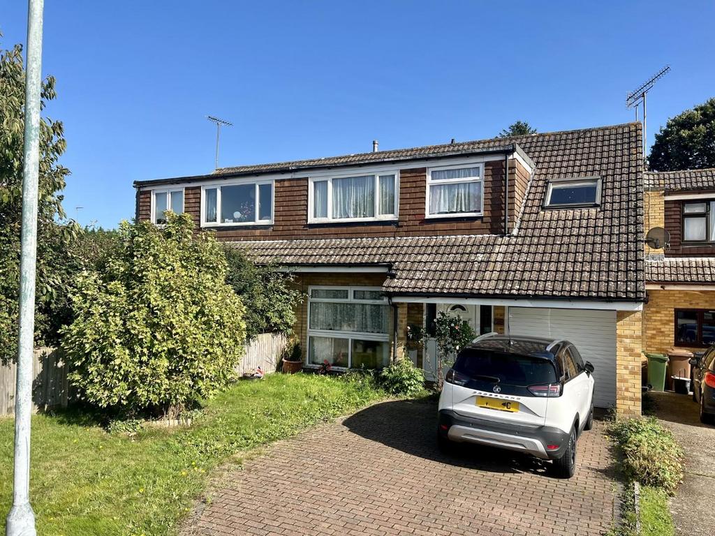 Knatchbull Way, Brabourne Lees, Ashford 4 bed semidetached house for