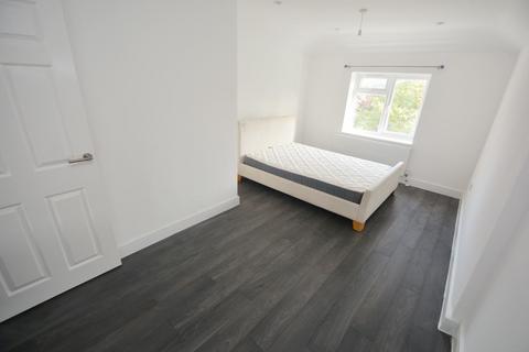 3 bedroom maisonette for sale, Eastcote Lane, South Harrow, HA2 8RU