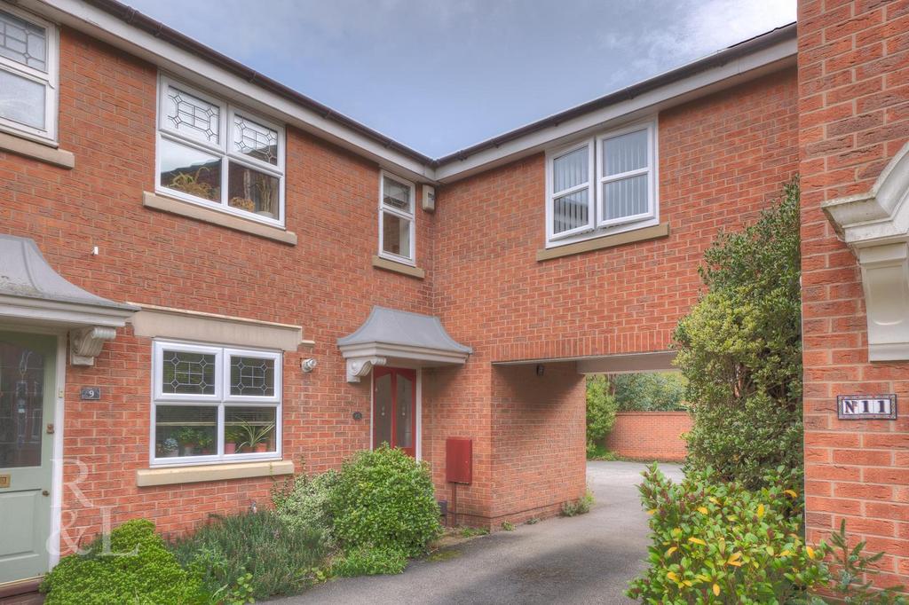 Oxendale Close, West Bridgford... 2 bed townhouse £965 pcm (£223 pw)