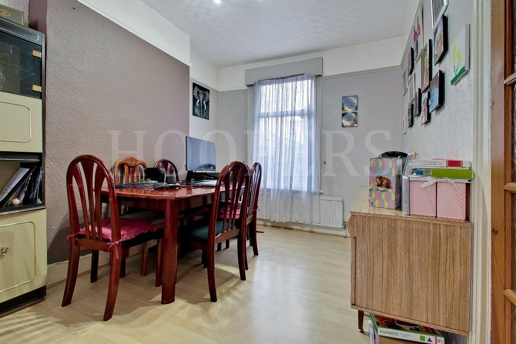 Belton Road, London, NW2 3 bed semidetached house for sale £650,000