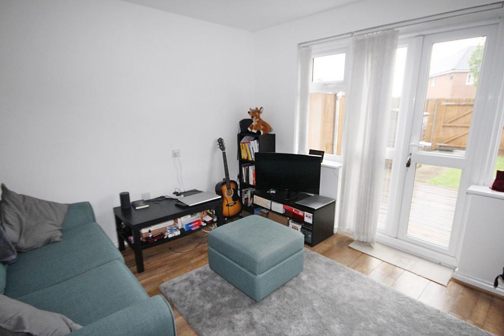 Sunflower Drive, Warrington, WA5 2 bed mews £825 pcm (£190 pw)
