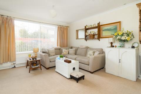 2 bedroom terraced bungalow for sale - Beecholme Drive, Kennington
