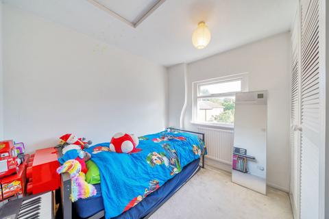 16 Kings Road, Godalming, GU7 3ET