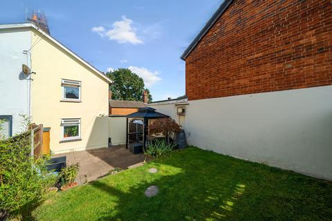 16 Kings Road, Godalming, GU7 3ET