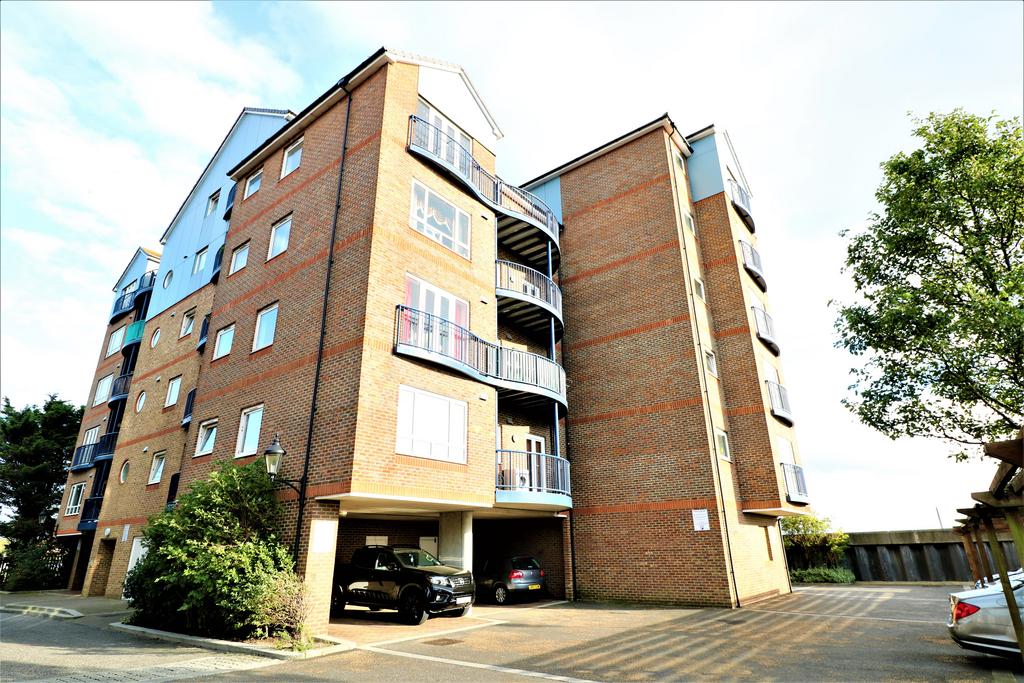Anchor Court, Grays 2 bed flat £1,250 pcm (£288 pw)