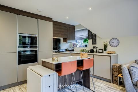 2 bedroom flat for sale, Stratford Road, Shirley, Solihull, West Midlands, B90