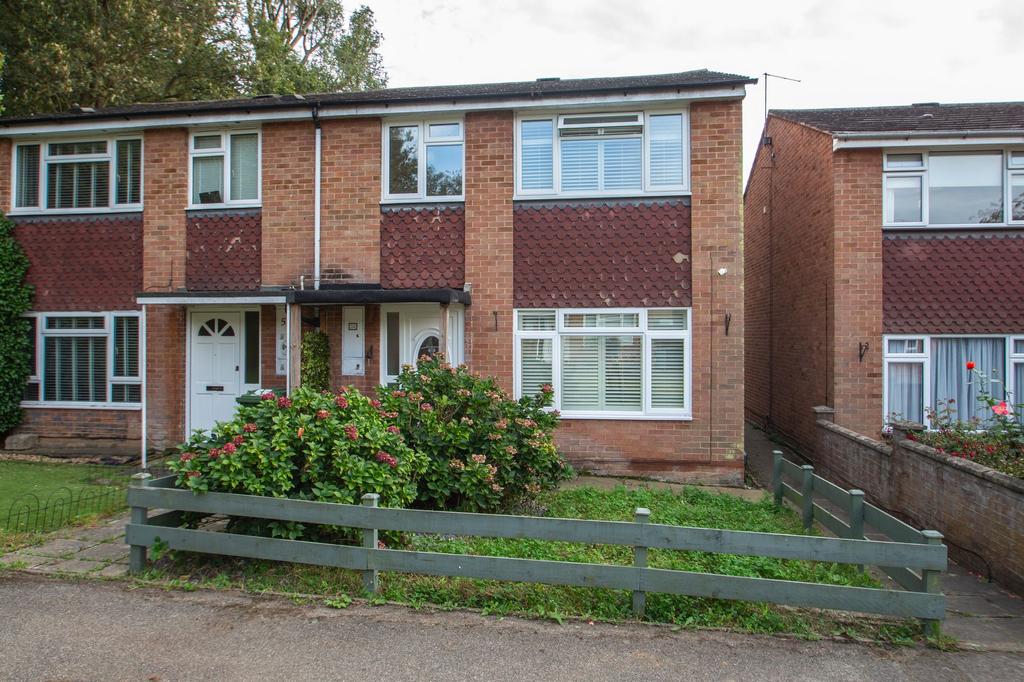 Foxwarren, Claygate, KT10 3 bed semidetached house for sale £499,950