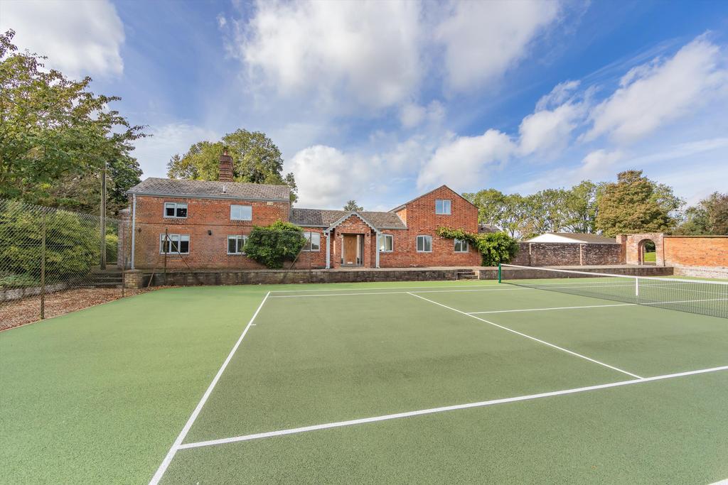 Warminster, Wiltshire, BA12 5 bed detached house for sale