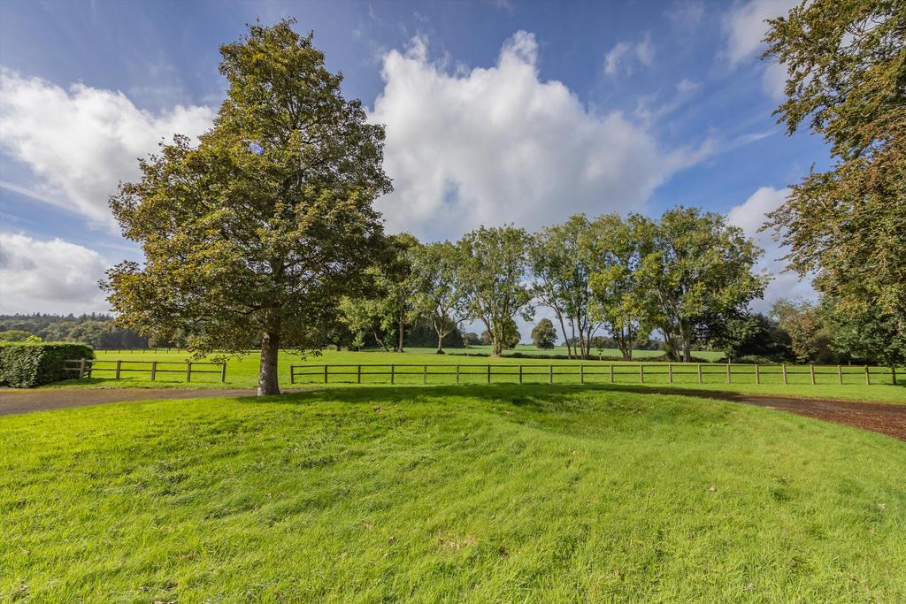 Warminster, Wiltshire, BA12 5 bed detached house for sale