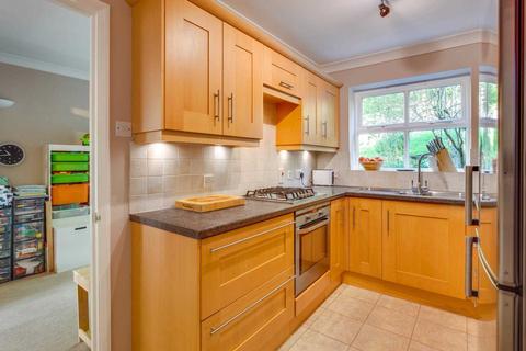 3 Blaenant, Emmer Green, Reading, RG4 8PH