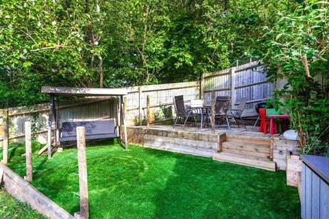 3 Blaenant, Emmer Green, Reading, RG4 8PH