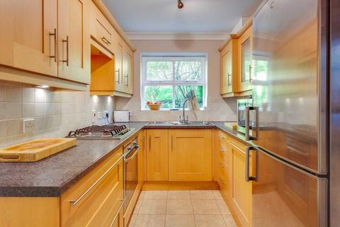 3 Blaenant, Emmer Green, Reading, RG4 8PH