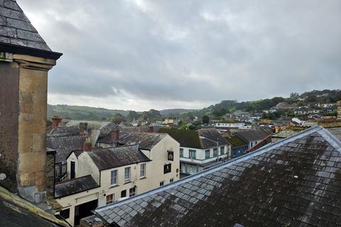 Flat B, 3 Albert Terrace, Lostwithiel, PL22 0AF