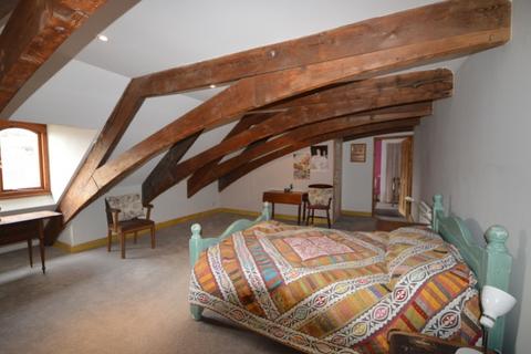 Flat B, 3 Albert Terrace, Lostwithiel, PL22 0AF