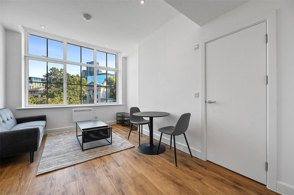 Apartment in London - View 3