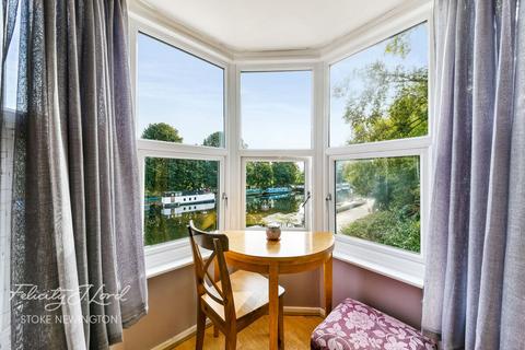 2 bedroom flat for sale, Watermint Quay, Craven Walk, Stoke Newington, N16