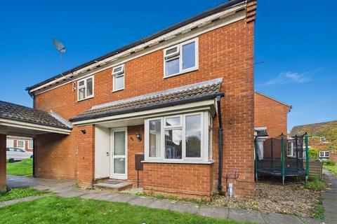 2 bedroom end of terrace house to rent, Thistle Close, Hemel Hempstead, Hertfordshire, HP1 2DE
