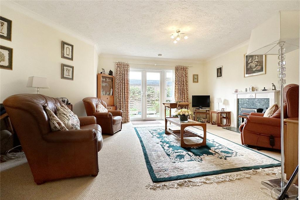 The Leas, Rustington, Littlehampton... 2 bed apartment £250,000