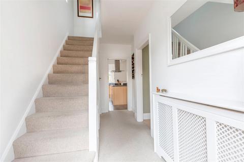 42 Cleevemount Road, Cheltenham, GL52 3HG