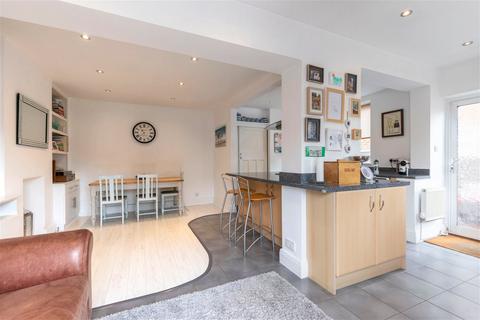 42 Cleevemount Road, Cheltenham, GL52 3HG