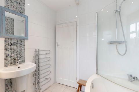 42 Cleevemount Road, Cheltenham, GL52 3HG
