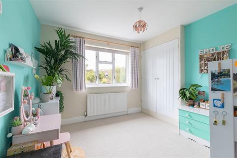 42 Cleevemount Road, Cheltenham, GL52 3HG