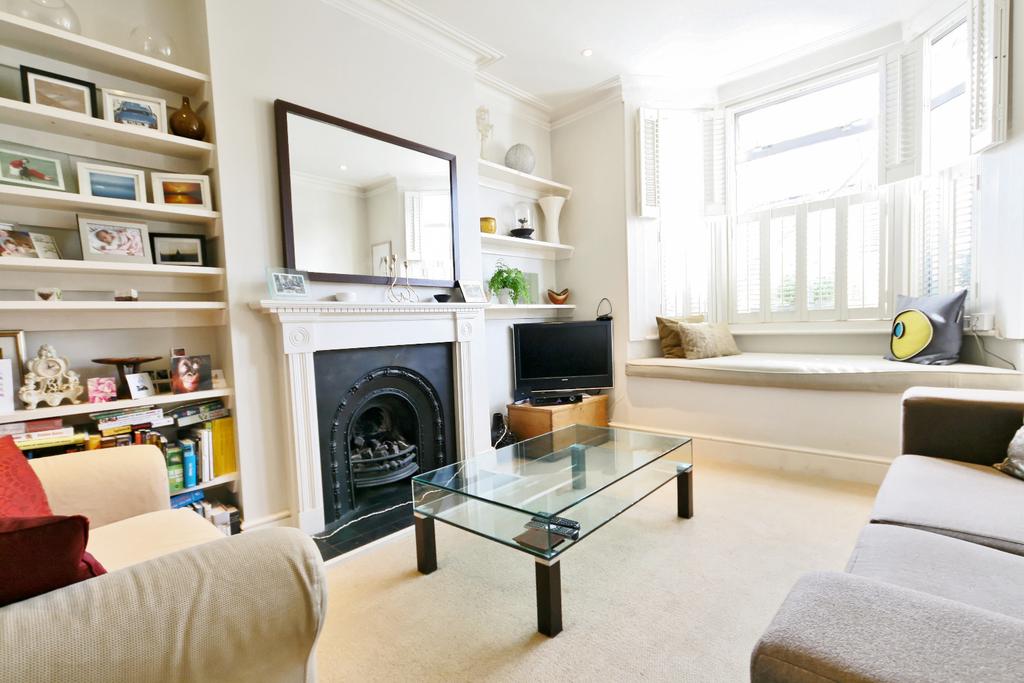 Pickwick Road, Dulwich Village, SE21 2 bed terraced house £2,500 pcm