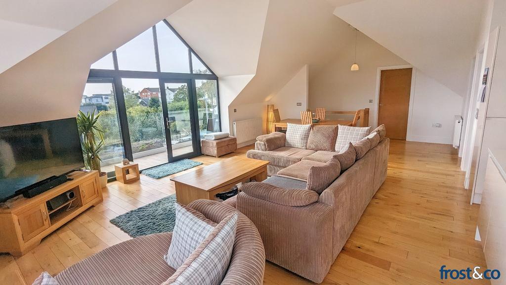 Lounge Dining