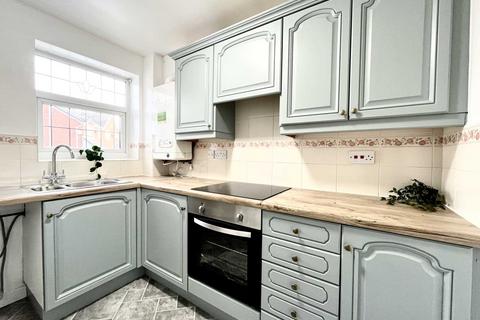 2 bedroom flat for sale - Newfields, St Helens
