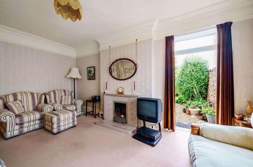 Cher, Minehead, Somerset, TA24 5 bed terraced house for sale £335,000