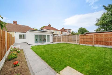 3 bedroom semi-detached bungalow for sale, Eastern Avenue, Southend-On-Sea, SS2